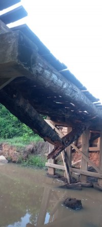 PONTE DO RIO PASSAQUÁ AMEAÇA CAIR, POPULAÇÃO PEDE A PREFEITURA PROVIDÊNCIAS - Foto: Edirceu Lima com informações do jaruonline