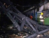 ESCOLA MUNICIPAL É PARCIALMENTE DESTRUÍDA  PELO FOGO EM ARIQUEMES - Foto: YESMANIA