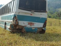 ÔNIBUS MATA AVÓ E DEIXA NETOS FERIDOS PRÓXIMO A MACHADINHO DO OESTE - Foto: G-1