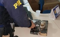 PRF APREENDE 13 QUILOS DE COCAÍNA DENTRO DENTRO TÁXI NA BR - 364 - Foto: ASSESSORIA